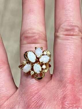 1960s Sarah Coventry Opal Glass Flower Cluster Ring Gold Electroplate Size 6
